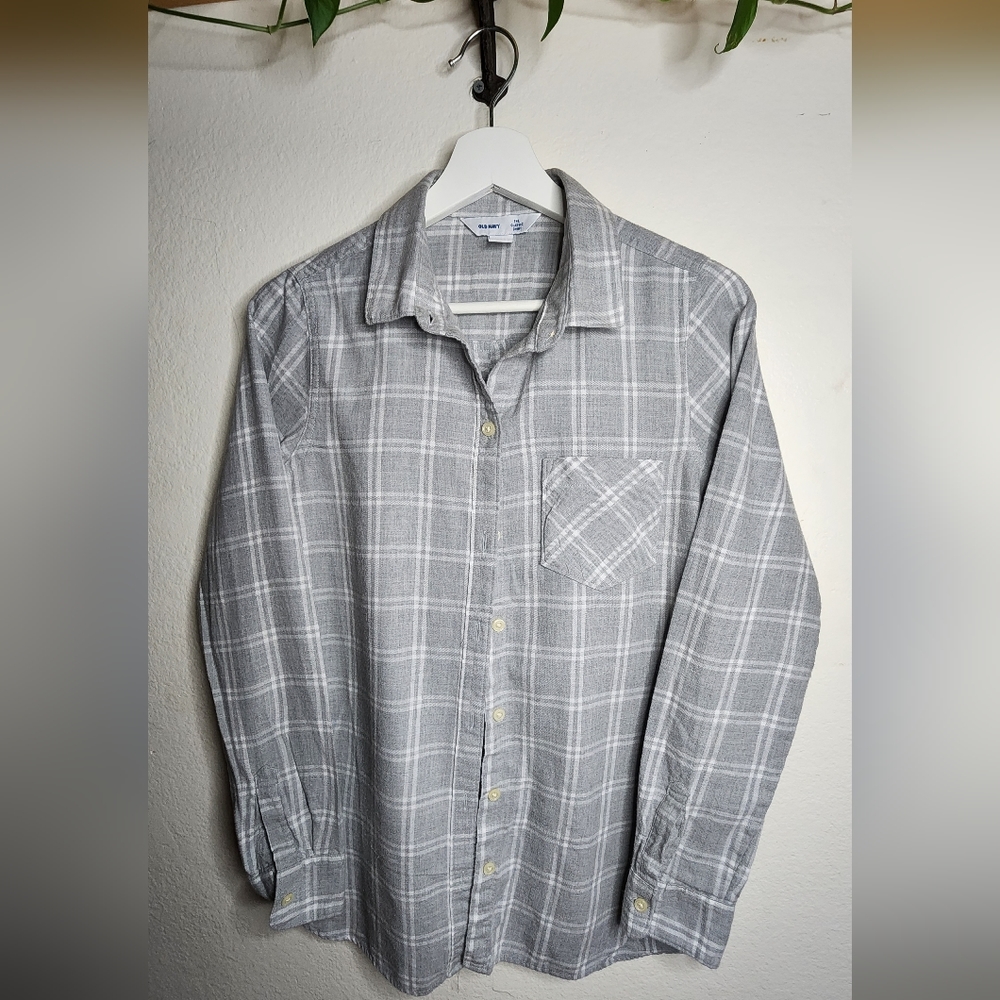 Old Navy gray & white flannel long sleeve button down long sleeve